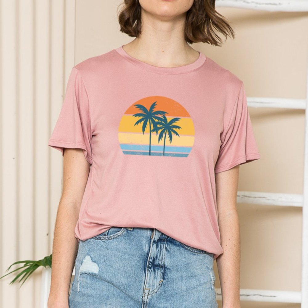 BASIC T-SHIRT WITH PALM TREE SUNSET PRINT